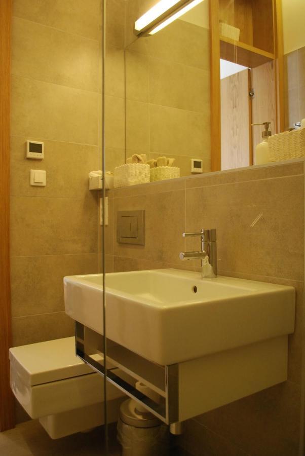 Stylish Studios Apartment In The City Center With Air Conditioning บูดาเปสต์ ภายนอก รูปภาพ
